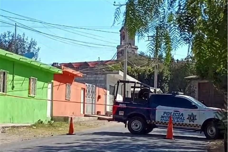 Empat orang tewas, termasuk seorang anak-anak, dan 3 orang luka berat akibat serangan bersenjata di Apaseo el Alto, tenggara Guanajuato.