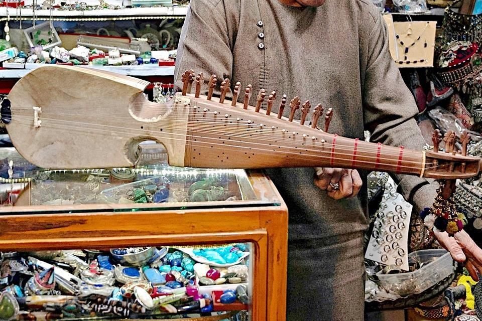 La UNESCO reconoció al arte de fabricar y tocar el rubab como patrimonio cultural intangible de Afganistán, Irán, Tayikistán y Uzbekistán.