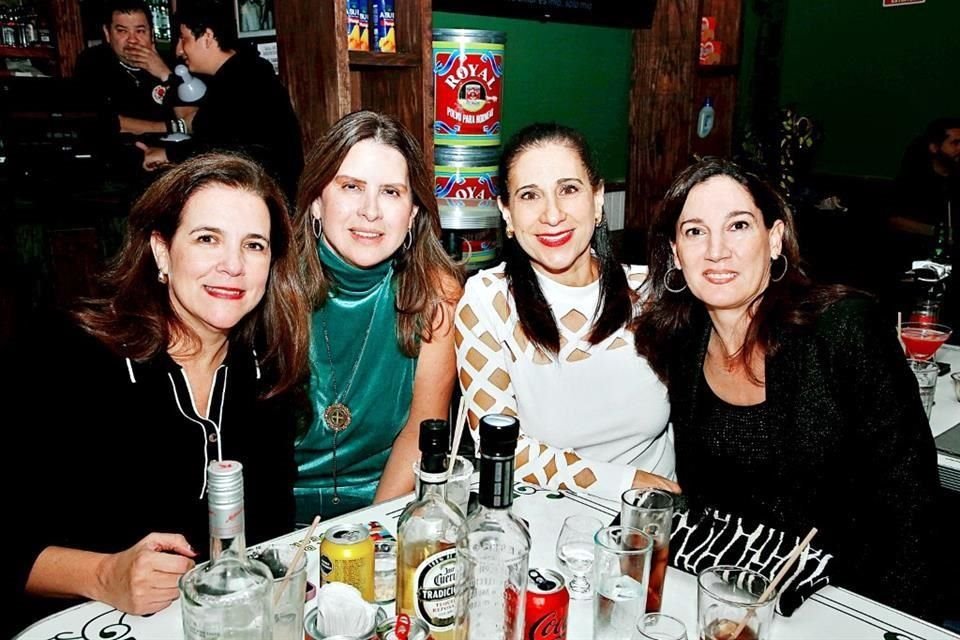 Lorena Medrano, Marcela Chávez de Barragán, Daphne Newell y Fer Cavazos