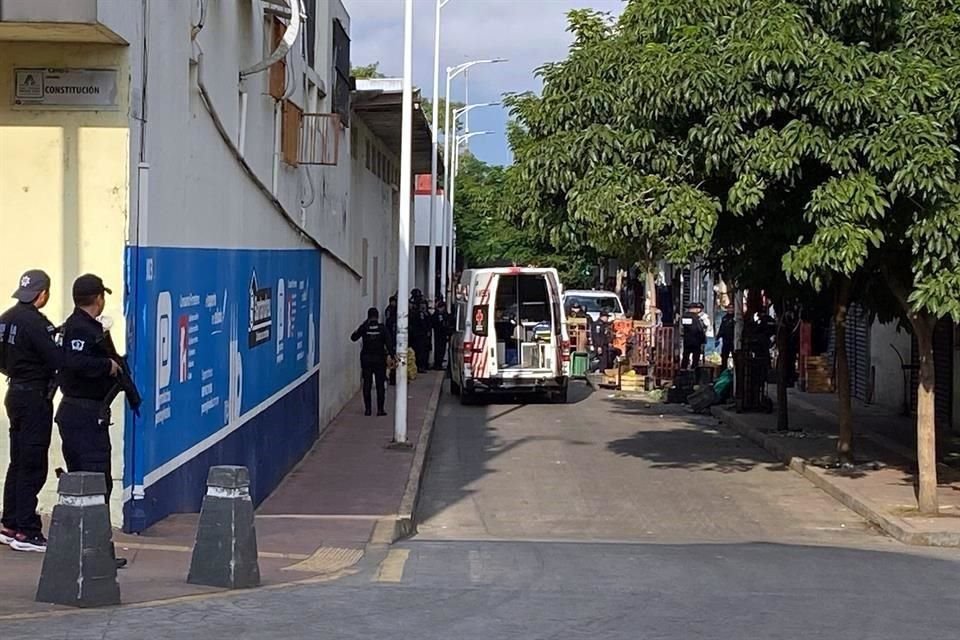 Tres heridos y tres detenidos dejó un enfrentamiento en el Tianguis Campesino 'Jesús Taracena', en Villahermosa, Tabasco.