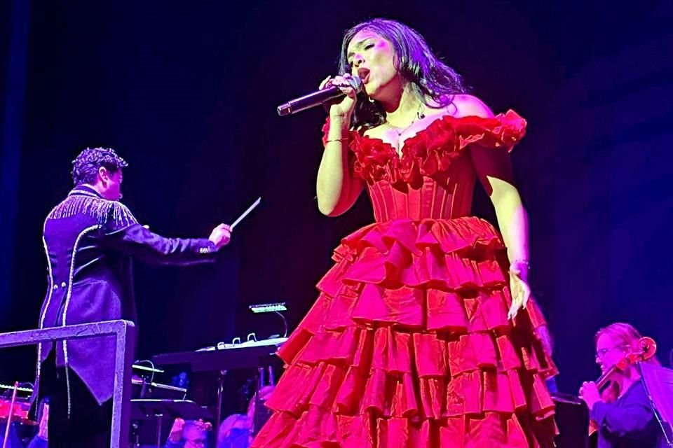 Isabel Marie Sánchez interpretó los éxitos de la cantante.