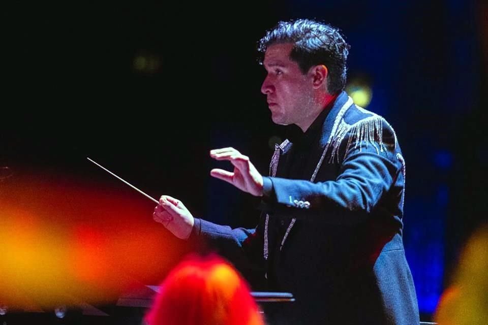 El regio Felipe Tristán condujó la orquesta.