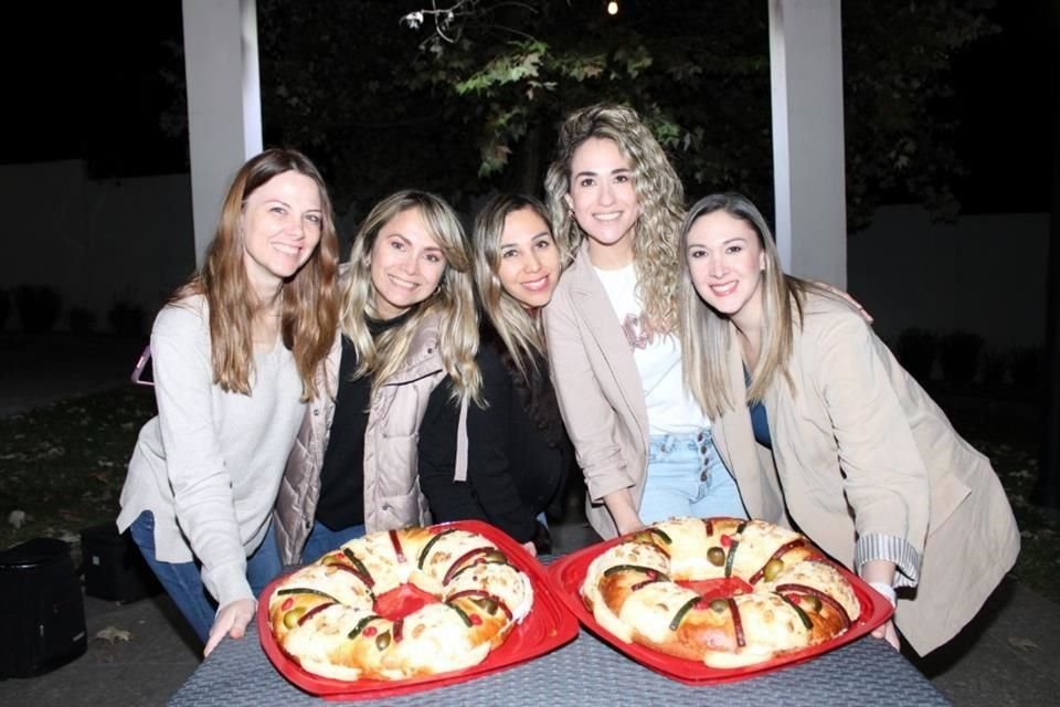 Liz Gutiérrez, Angie Escobedo, Ale Sánchez, Paty García y Karla Arrayales