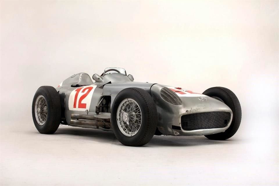 La casa de subastas inglesa Bonhams confirmó que el W196 se convirtió en el Mercedes-Benz más caro del mundo.