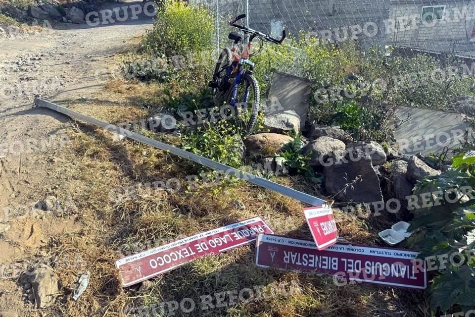 El derribo de los letreros fue antes de la llegada de elementos policiacos.