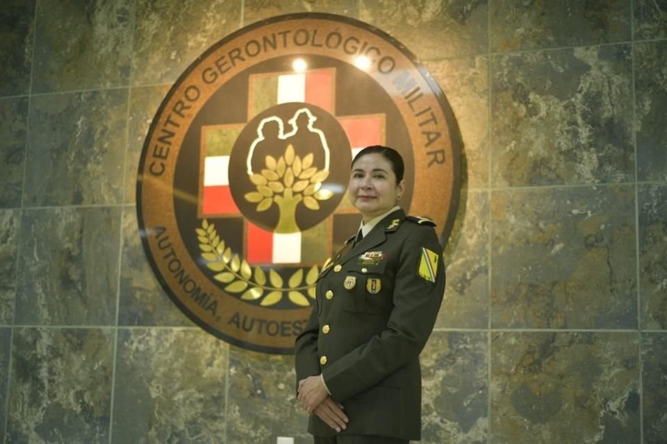 La Generala Brigadier Médico Cirujano, Blanca Elsi Cruz Toledo, asumió este miércoles la dirección general del Centro Gerontológico Militar.