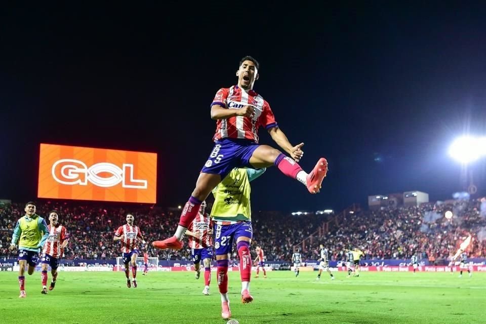 El lateral derecho destacó con los potosinos e incluso le hizo un golazo a Rayados en la última Liguilla.