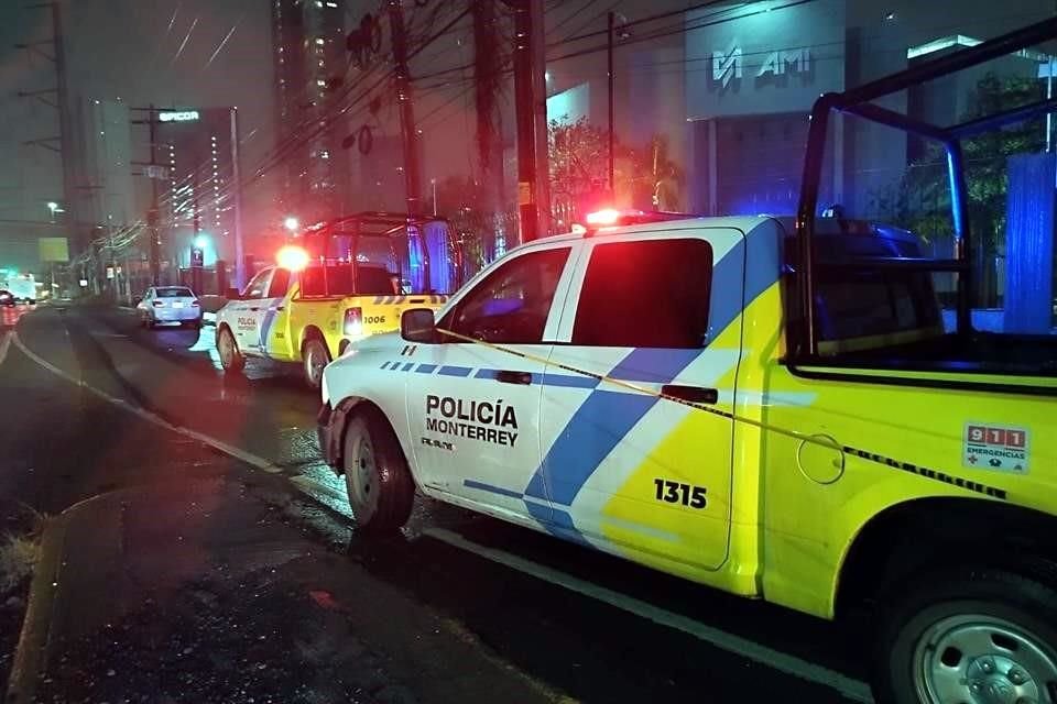 El crimen se reportó a cuerpos policíacos y de auxilio a las 19:56 horas.