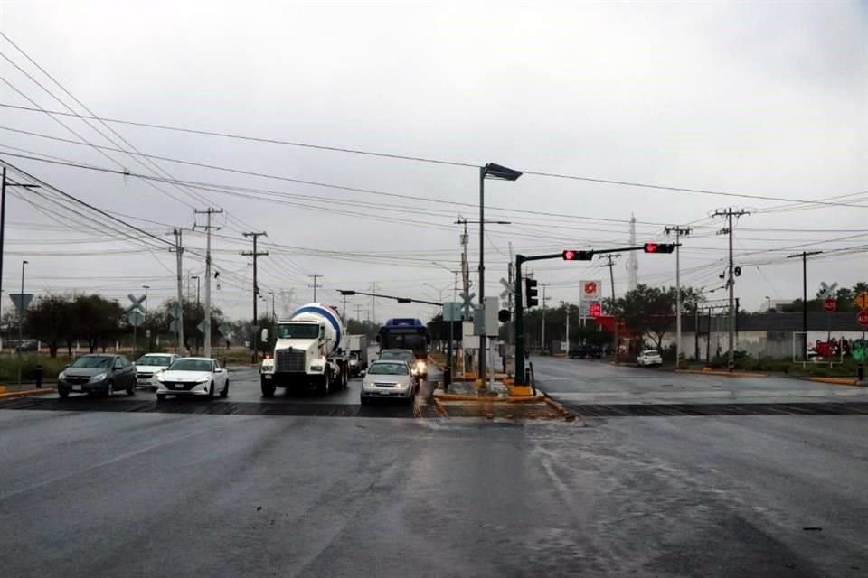 El nuevo puente vehicular se construirá en el cruce de la Avenida Raúl Salinas y la Vía a Torreón, a la altura de la Colonia Hacienda del Topo. 