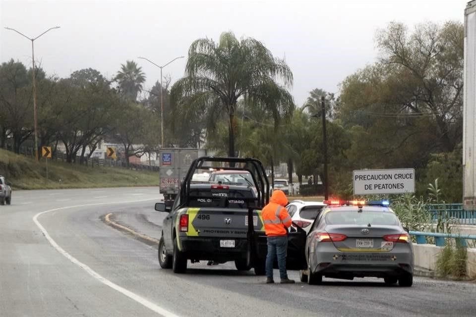 Alcaldías del sur de NL coordinaron un operativo en la Carretera Nacional ante los efectos del frente frío.