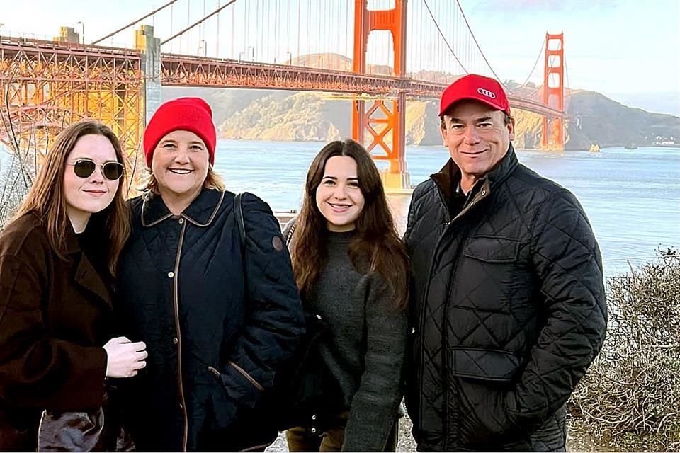 Gerardo Gutiérrez y Muñe Zambrano, en compañía de algunos de sus hijos visitaron San Francisco