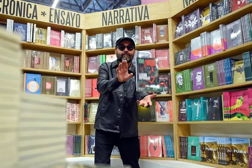 Bernardo Esquinca reconfigura las posibilidades del 'true crime' con 'La región crepuscular', libro publicado bajo el sello de Almadía.