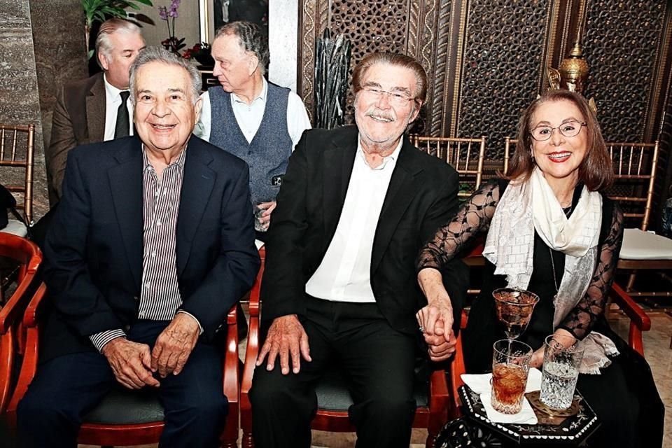 Gerardo Elizondo, Juan de la Cruz y Bertha de la Cruz