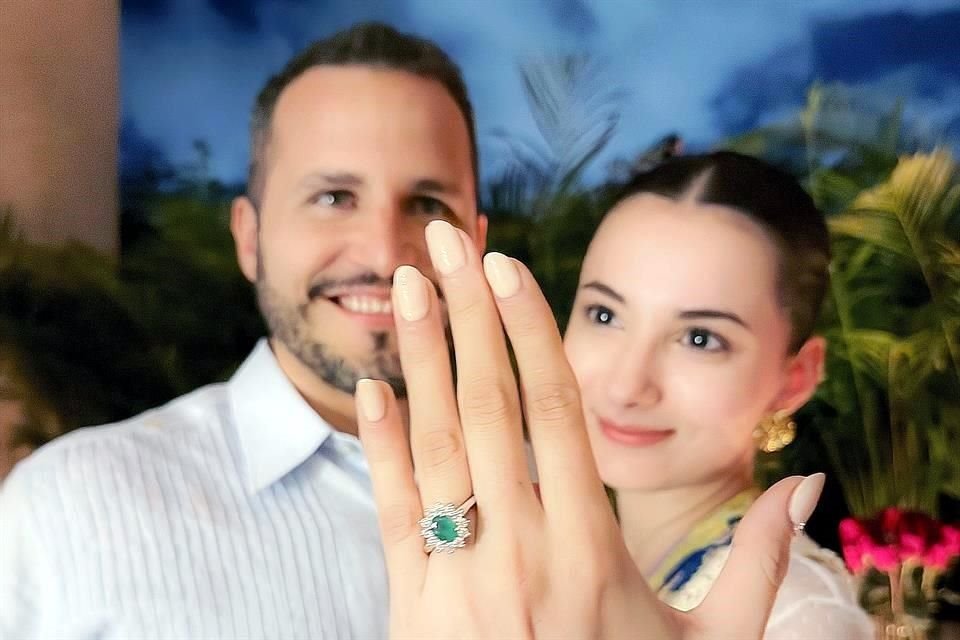 La pareja ya planea su boda para octubre del 2025