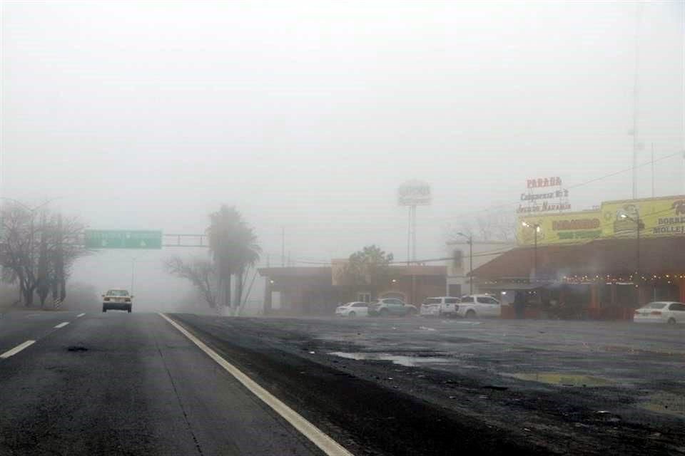  La neblina estuvo presente en grandes tramos de la Carretera Nacional, por lo que Protección Civil pidió conducir con precaución.