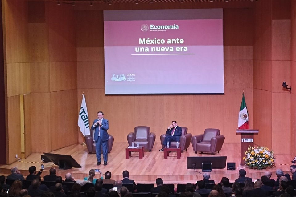 En materia de seguridad, México buscará que EU ayude a interrumpir el ingreso de armas al territorio nacional, adelantó Ebrard en el Seminario de Perspectivas Económicas 2025 ITAM.