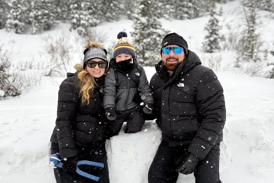 Diana Villarreal y Orlando González con Patricio González Villarreal<br>VAIL, COLORADO