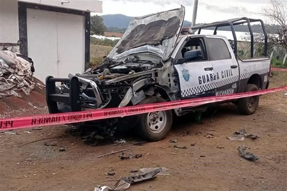 En el municipio de Santiago Tangamandapio, al noreste de Michoacán fue atacada una comandancia en la comunidad de La Cantera con explosivos, supuestamente granadas de fragmentación y a balazos.