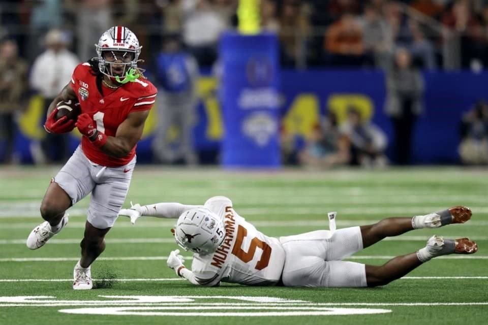 Quinshon Judkins anotó un par de ocasiones para los Buckeyes.