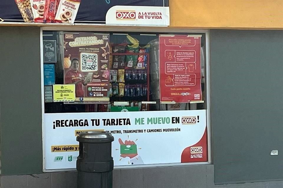 Aunque las tiendas cuentan con publicidad, la mayoría no cuenta aún con plásticos de Me Muevo.