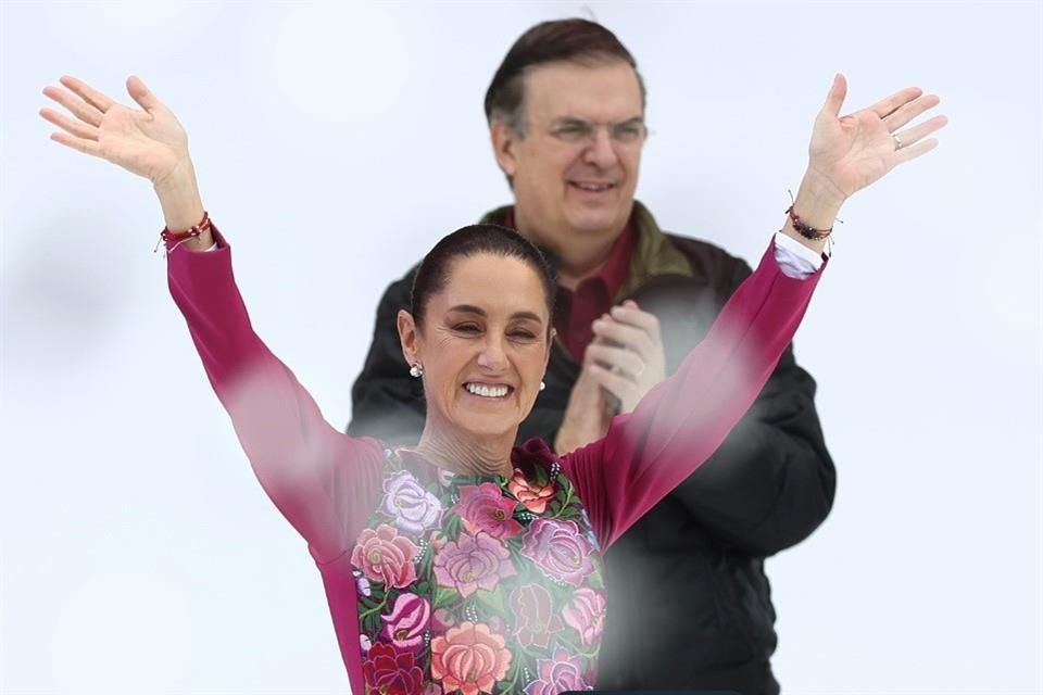 Claudia Sheinbaum, Presidenta de México, durante su informe de 100 días en el Zócalo.