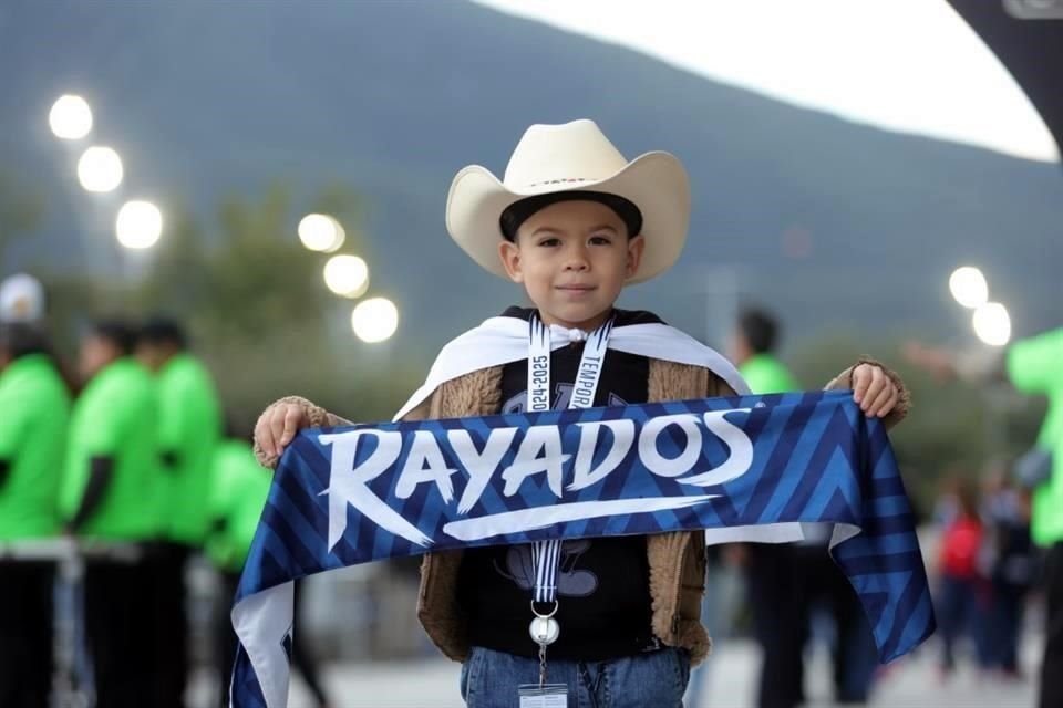 La nueva generación de Rayados acudió al Estadio Monterrey.