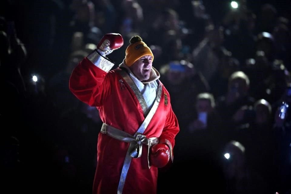 Tyson Fury anunció su retiro como boxeador profesional.