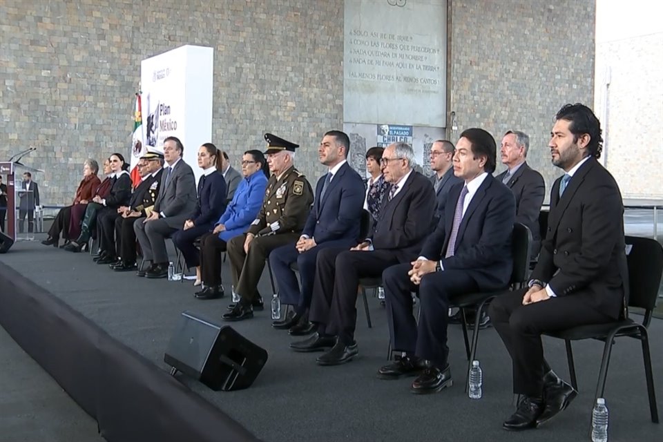 La Presidenta Claudia Sheinbaum presenta detalles del 'Plan México' en un evento con empresarios en el Museo de Antropología.