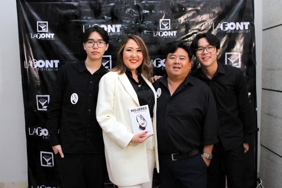 Kenyi Tan, Gamaliela Tan, Jeffrey Tan y Keenan Tan