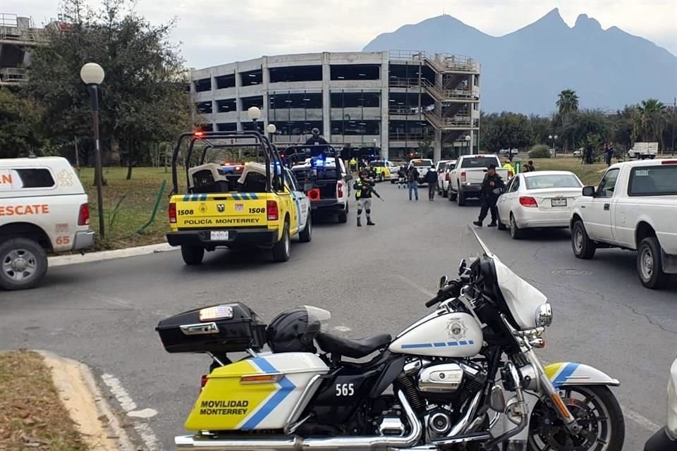 El auto presuntamente está dentro del estacionamiento frente al Pabellón Ciudadano.