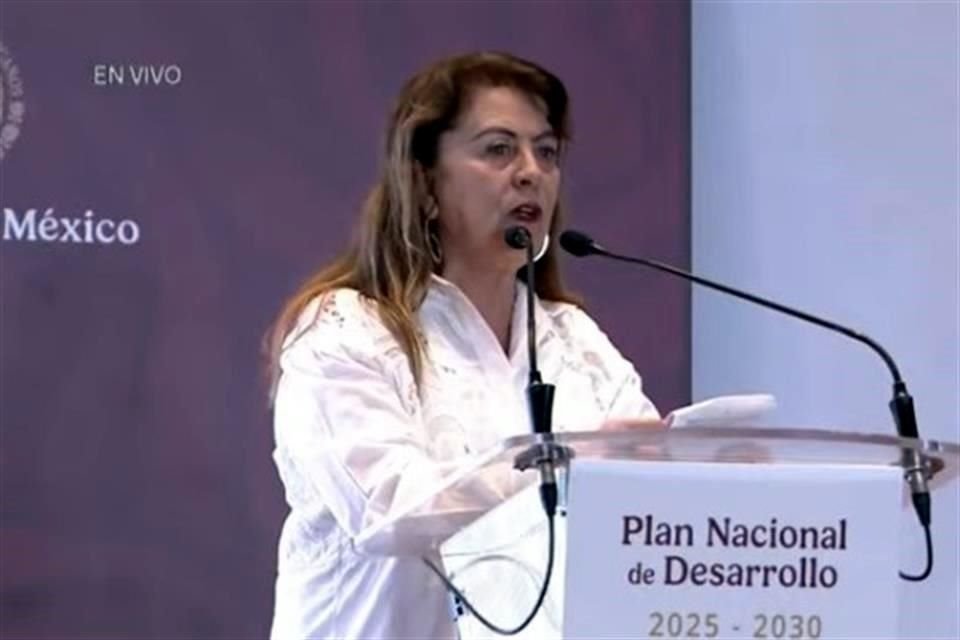 La Gobernadora participó en el foro de consulta sobre el Plan Nacional de Desarrollo celebrado en Morelos.