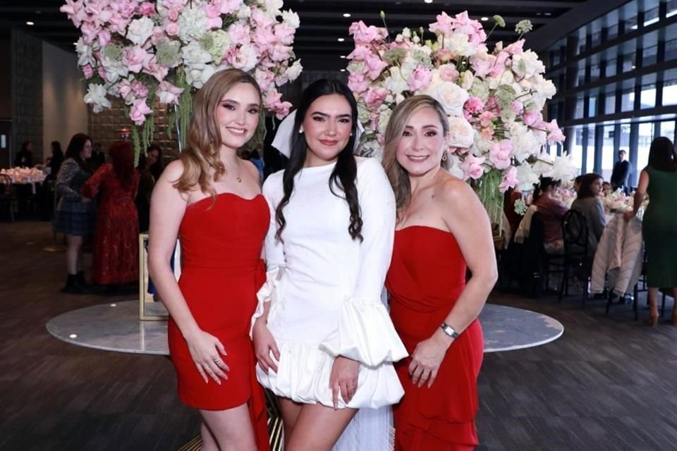 Sabrina González  Aleu Orozco, Samantha González Aleu Orozco y Lorena Patricia Orozco de González