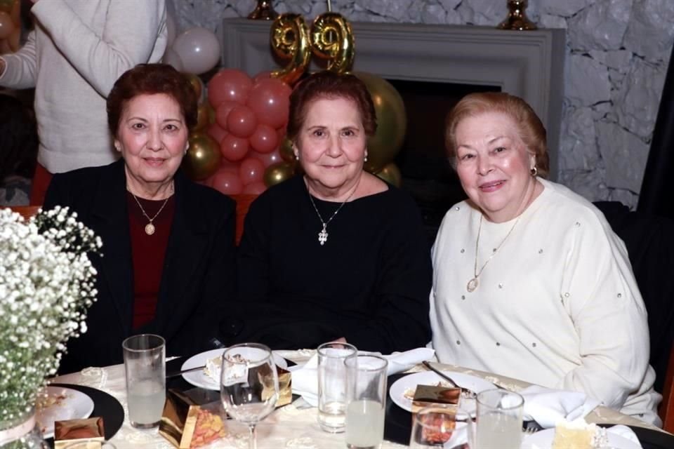 Bertha Sánchez, Carmen Sánchez y María del Socorro Sánchez