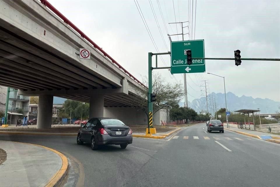  Aunque los trabajos en el Puente Jiménez continúan, el retorno ubicado bajo la estructura del paso vial elevado ya fue reabierto.