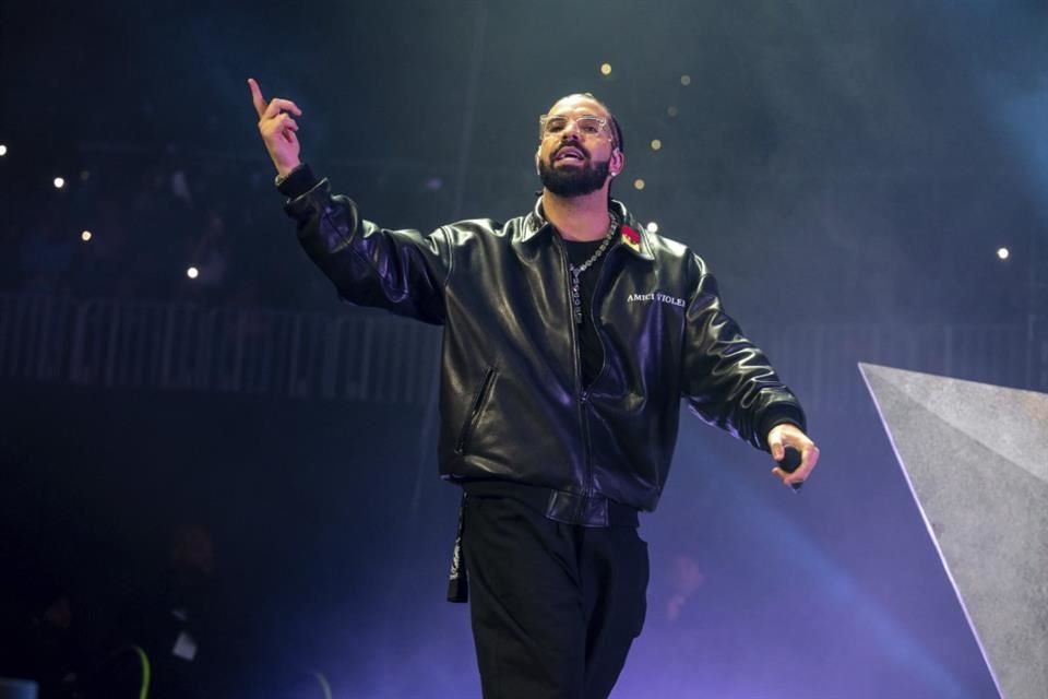 Drake acusa a UMG de difundir una 'narrativa falsa y maliciosa' al vincularlo con acusaciones de pedofilia.