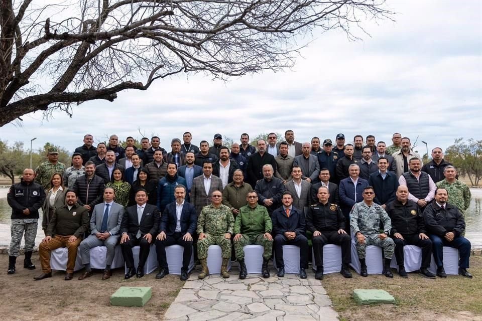 La reunión, con representantes de los tres niveles de Gobierno, se llevó a cabo en la Séptima Zona Militar.