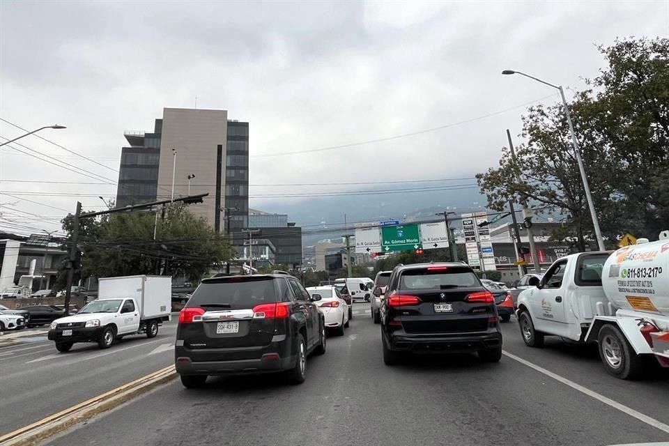 Para aminorar el tráfico de la Avenida Gómez Morín, el municipio de San Pedro busca construir un paso a desnivel.