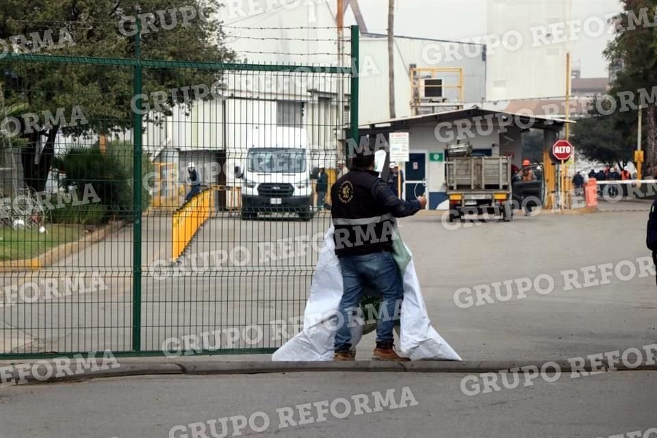 Fuente consultadas señalaron que esta mañana personal de la Profepa ingresó a la planta para efectuar una revisión.