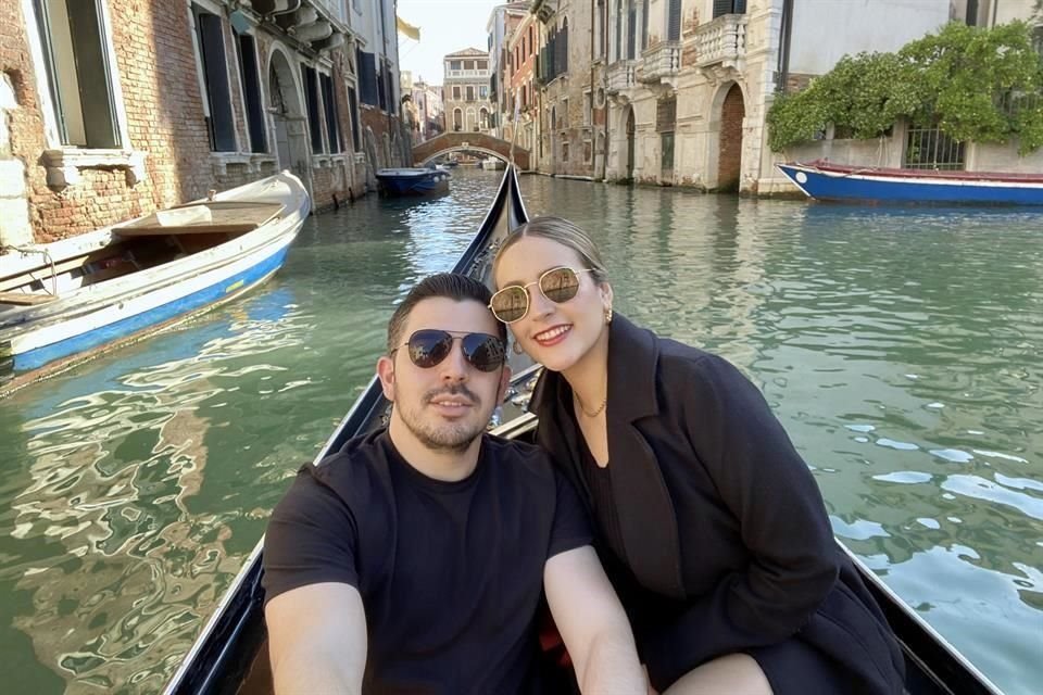 VENECIA<br>Cinthya Herrera y Daniel Peña