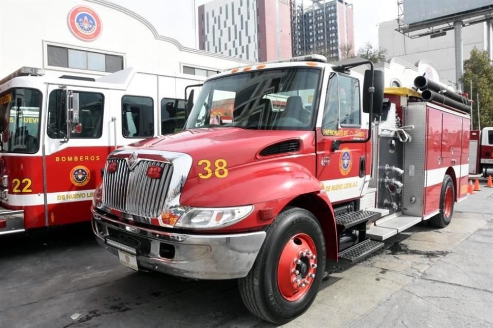 Bomberos de Nuevo León atendió 55 servicios en 24 horas, el 2 de enero.