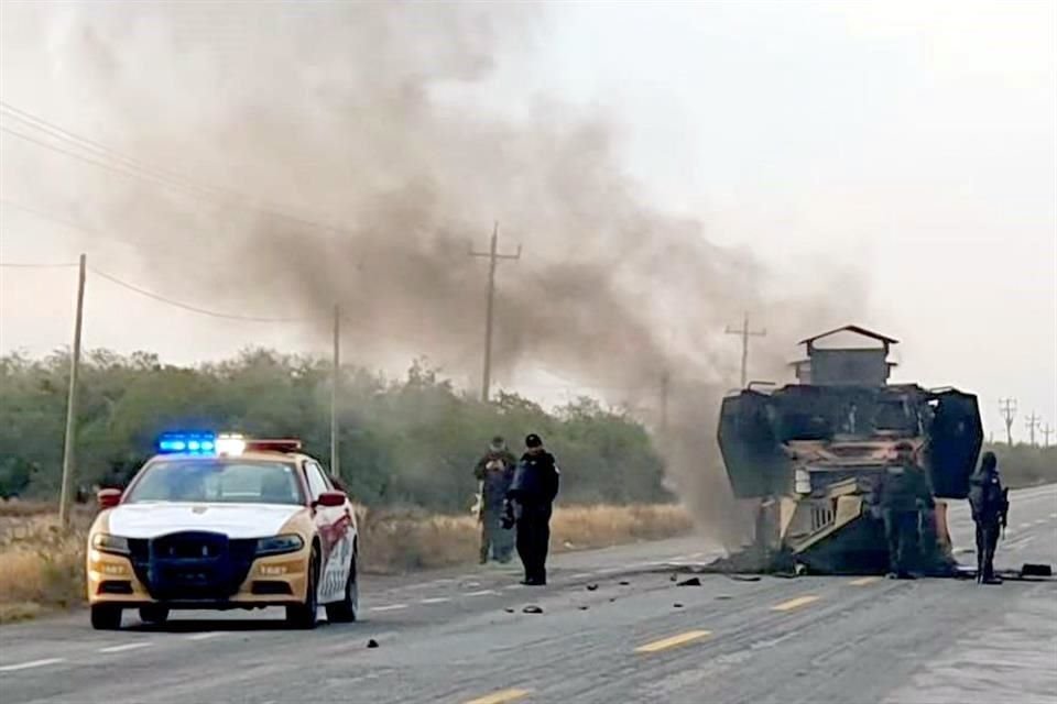 Un vehículo 'monstruo' quemado fue hallado ayer por la mañana al sur de Reynosa en una zona donde grupos criminales rivales se enfrentaron durante horas.