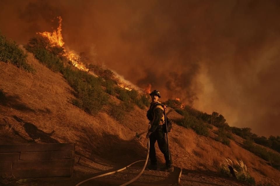 Este incidente no es aislado, ya que desde el inicio de los incendios, las autoridades han reportado un aumento significativo en los casos de saqueo.