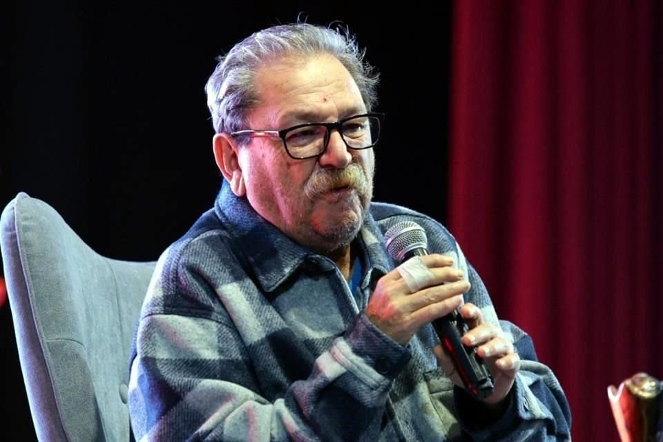 La conferencia se realizó en el Teatro Fidel Velázquez.