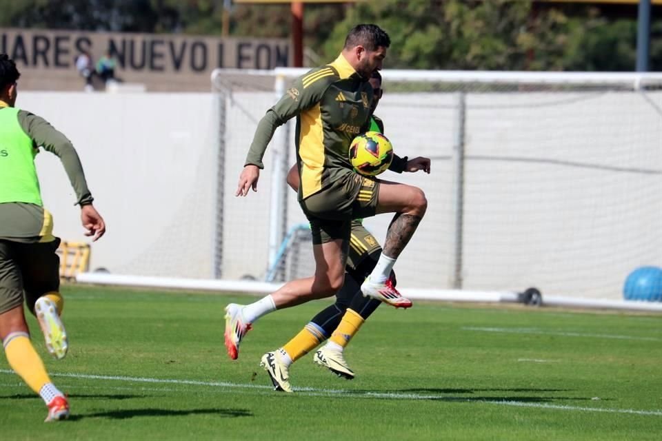 André-pierre Gignac, quie fue suplente ante Mazatlán, estuvo en la actividad en cancha.