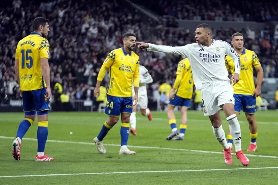 Kylian Mbappe hizo un doblete y el Real Madrid venció a Las Palmas y es nuevo líder de LaLiga.