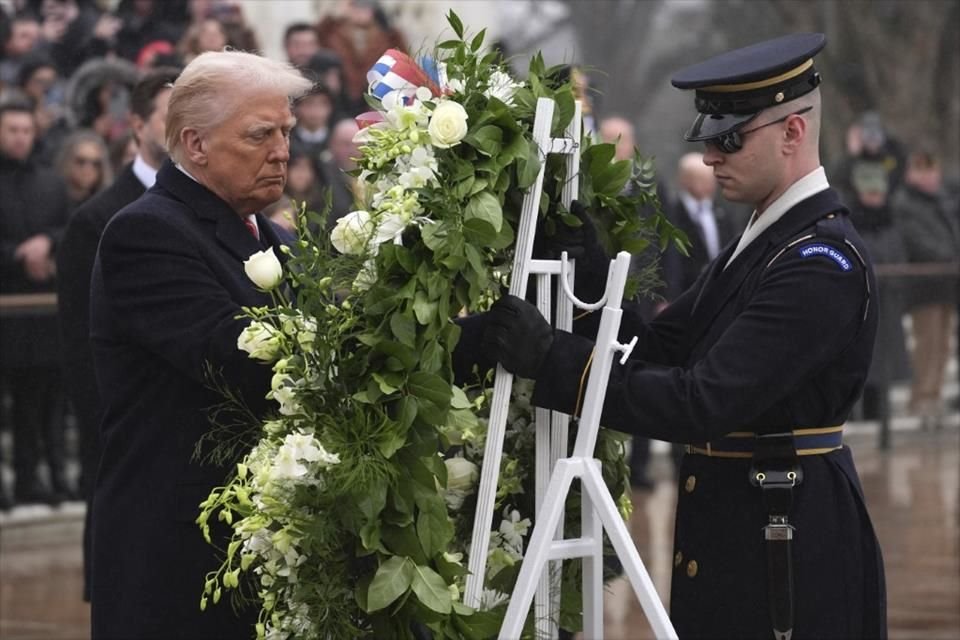 El Presidente electo Donald Trump durante un homenaje en Arlington, Virginia, el 19 de enero del 2025.