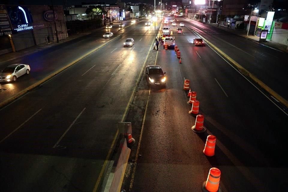 El carril fue abierto a la circulación cerca de las 6:30 horas.