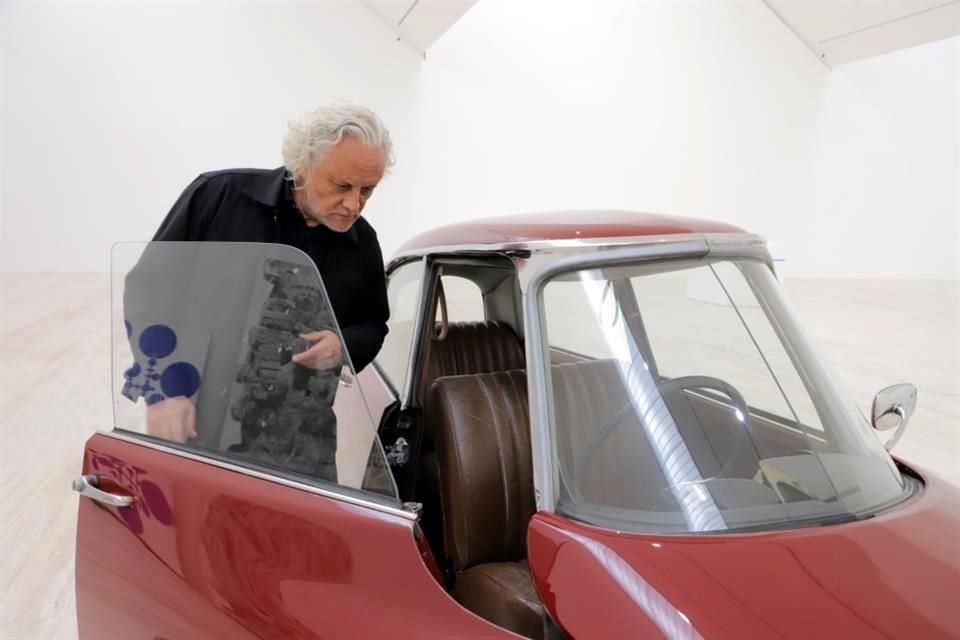 En la muestra 'Politécnico Nacional' de Gabriel Orozco no faltará el Citroën DS color cereza, recortado para convertirse en monoplaza.