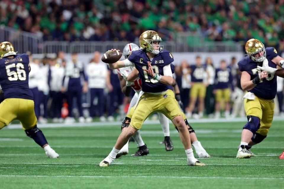 Dipimpin oleh Riley Leonard, Notre Dame Fighting Irish memberikan harapan kepada para penggemarnya setelah awal yang baik, namun kemudian sedikit demi sedikit mereka berantakan.