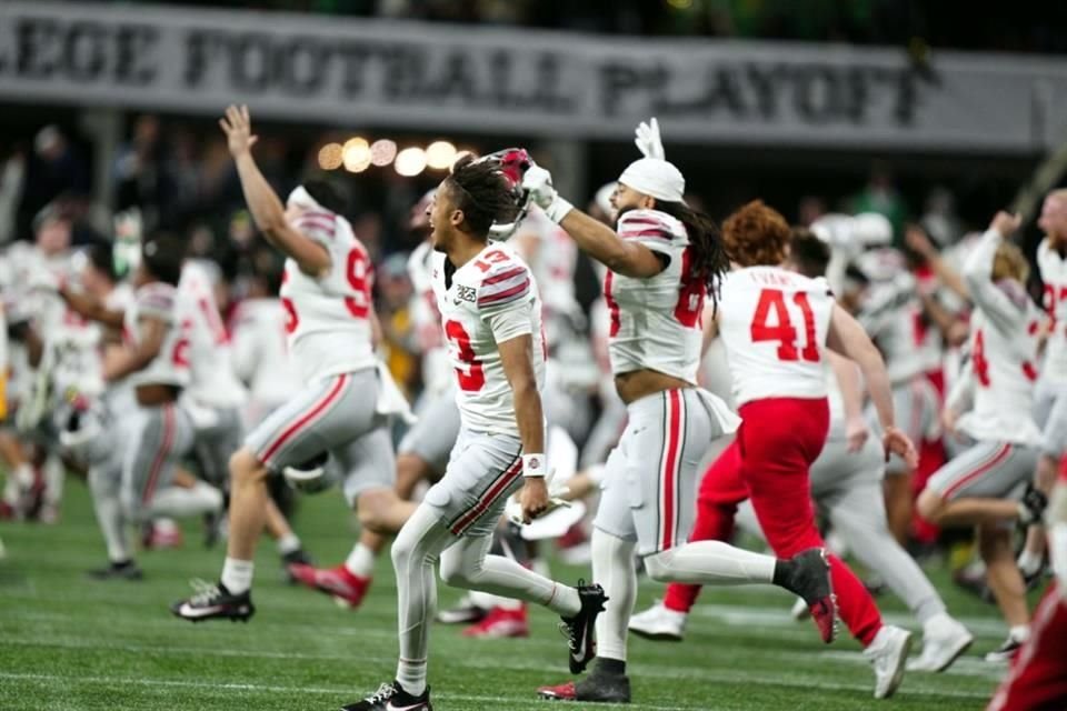 Ohio State fue el mejor equipo. Los Buckeyes superaron a Notre Dame 445 yardas a 308.